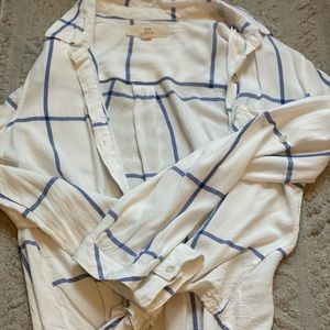 Button down shirt with the front detail!